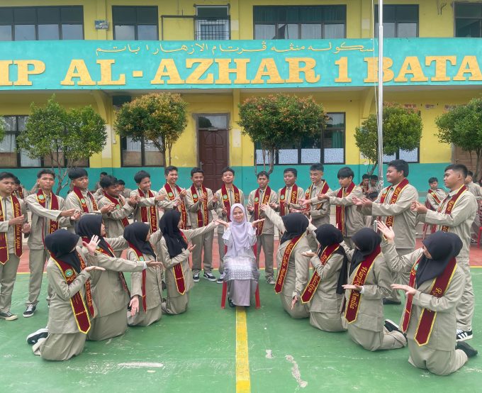 Pelepasan siswa siswi SMPS AL-AZHAR 1 BATAM